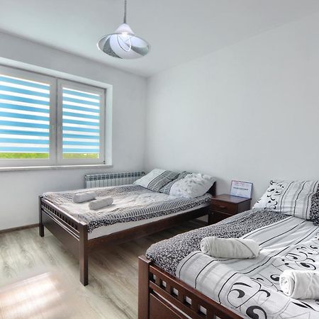 Ceglany Apartament Устшики Долне Екстериор снимка