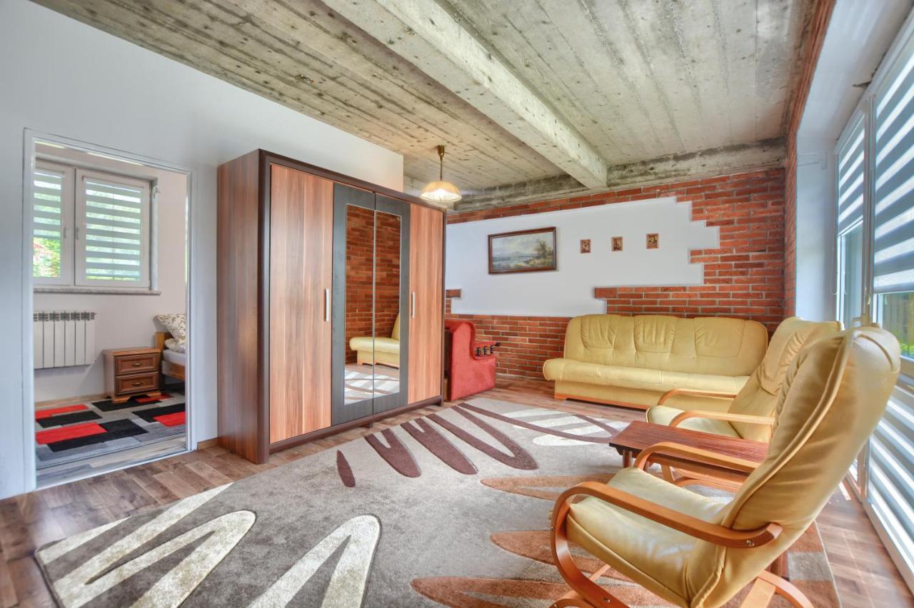 Ceglany Apartament Устшики Долне Екстериор снимка