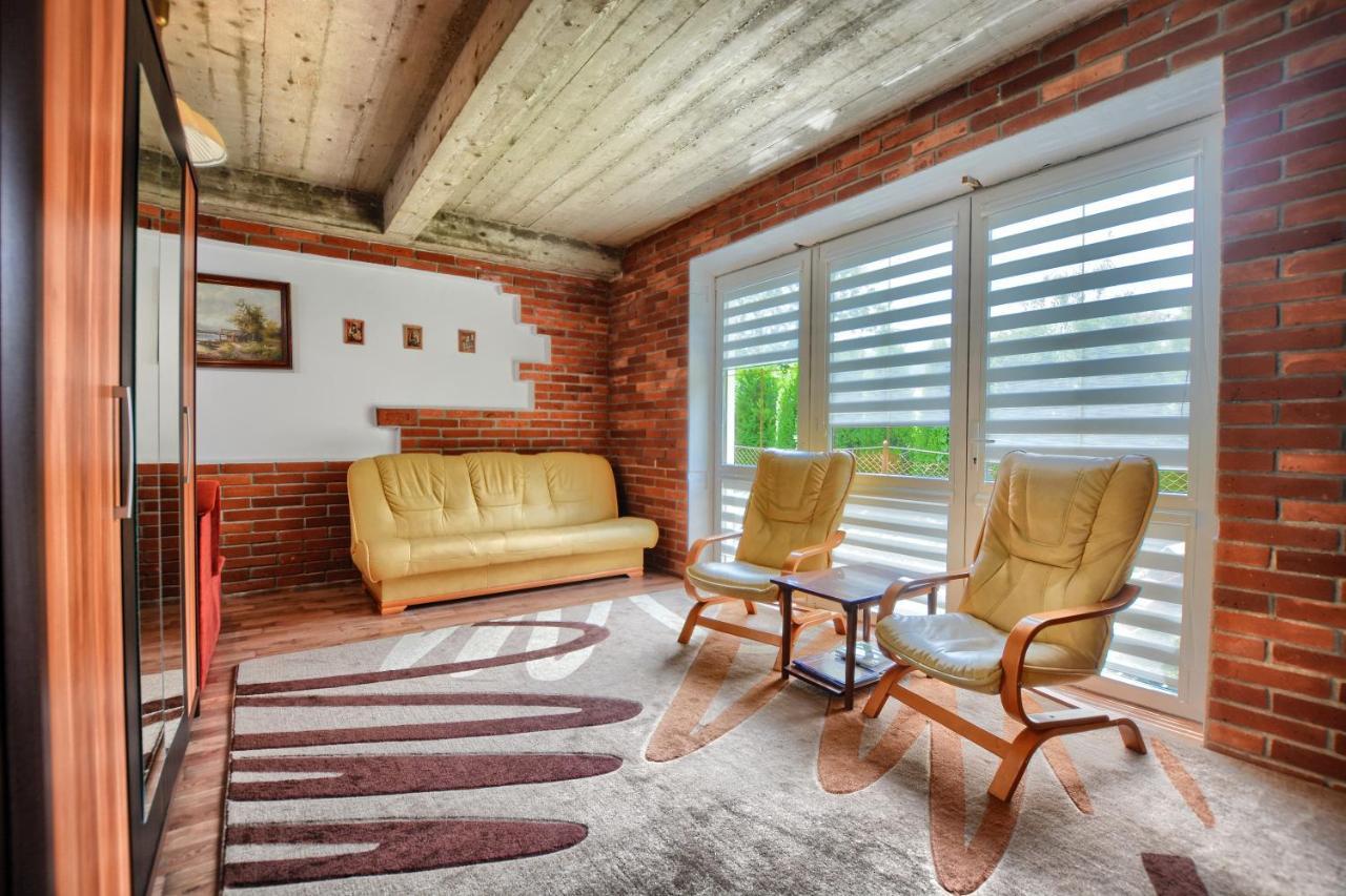 Ceglany Apartament Устшики Долне Екстериор снимка