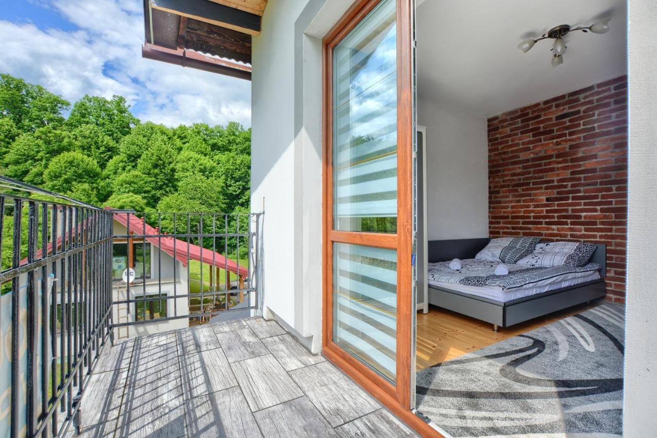 Ceglany Apartament Устшики Долне Екстериор снимка