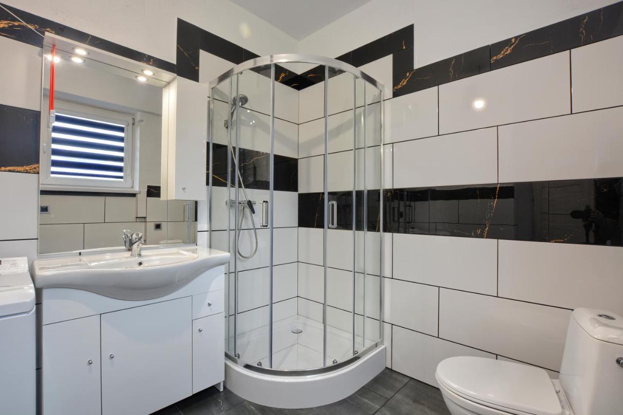 Ceglany Apartament Устшики Долне Екстериор снимка