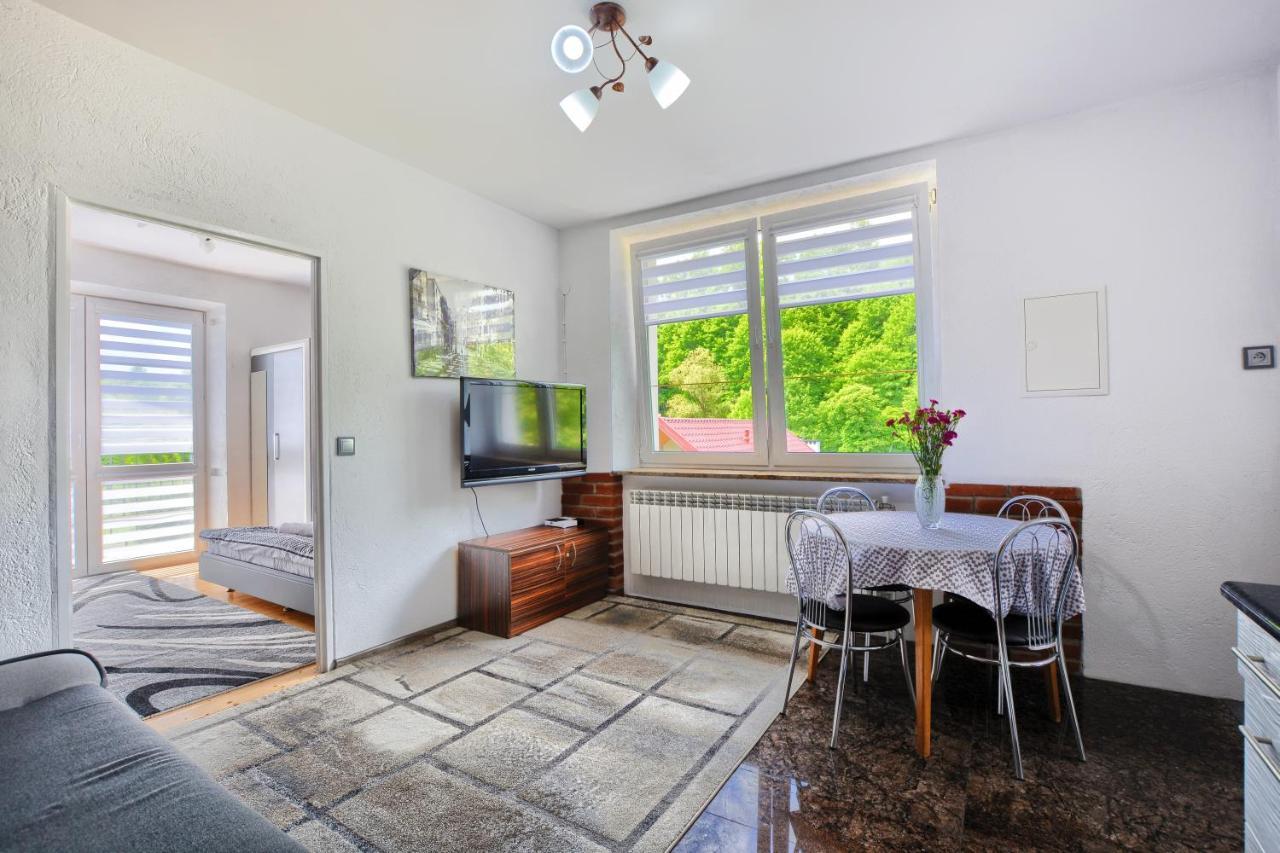 Ceglany Apartament Устшики Долне Екстериор снимка