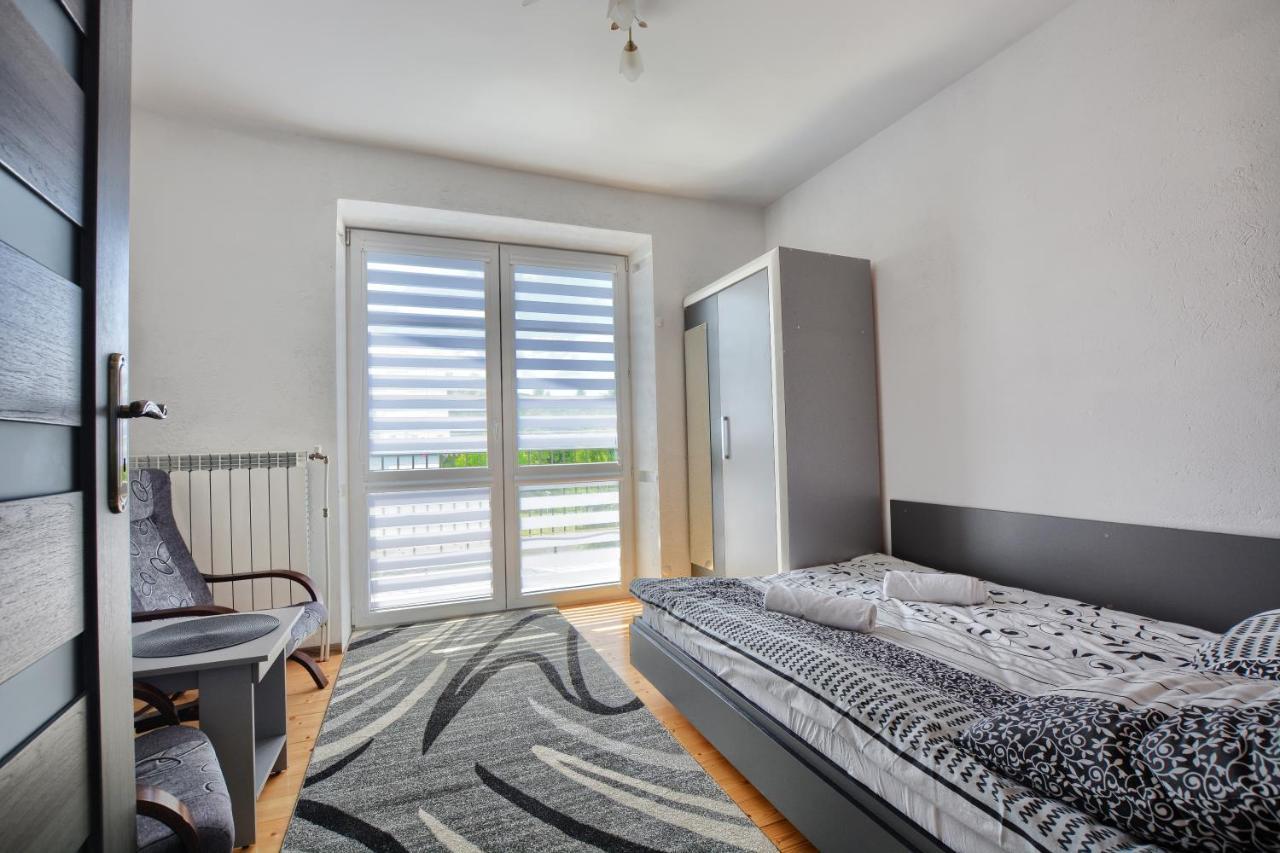 Ceglany Apartament Устшики Долне Екстериор снимка