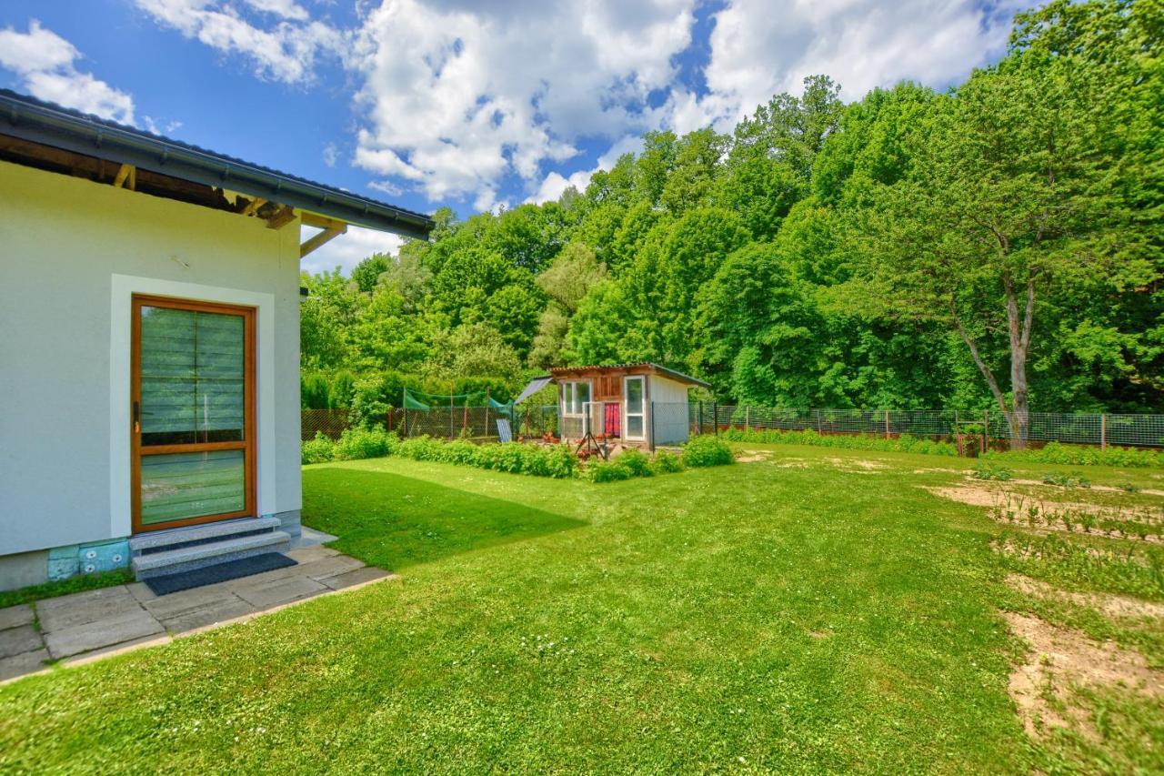 Ceglany Apartament Устшики Долне Екстериор снимка